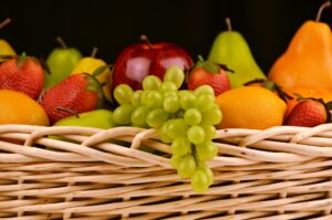 Korb mit Früchten
